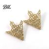 Metal Collar Clip 1 Pair Vintage Shirt Clip, Hollow-Out Decoration Alloy Brooch Triangle Pin for Men Women
