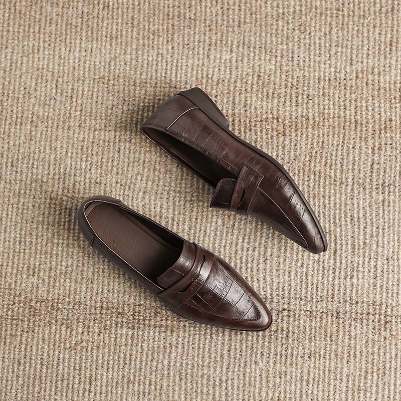 Krazing Pot Sheepskin Round Toe Low Heels Summer Shoes Big Size 42 Retro Fashion Slip On Stones Prints Women Deep Mouth Pumps