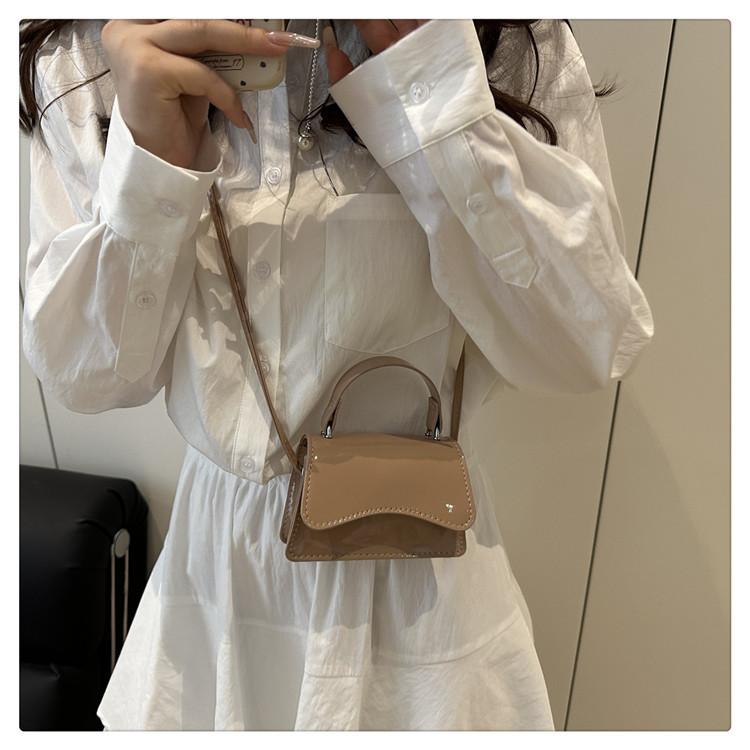 New Vintage Faux Leather Shoulder Bag for Women Solid Color Minimalist Niche Design Commute Handbag