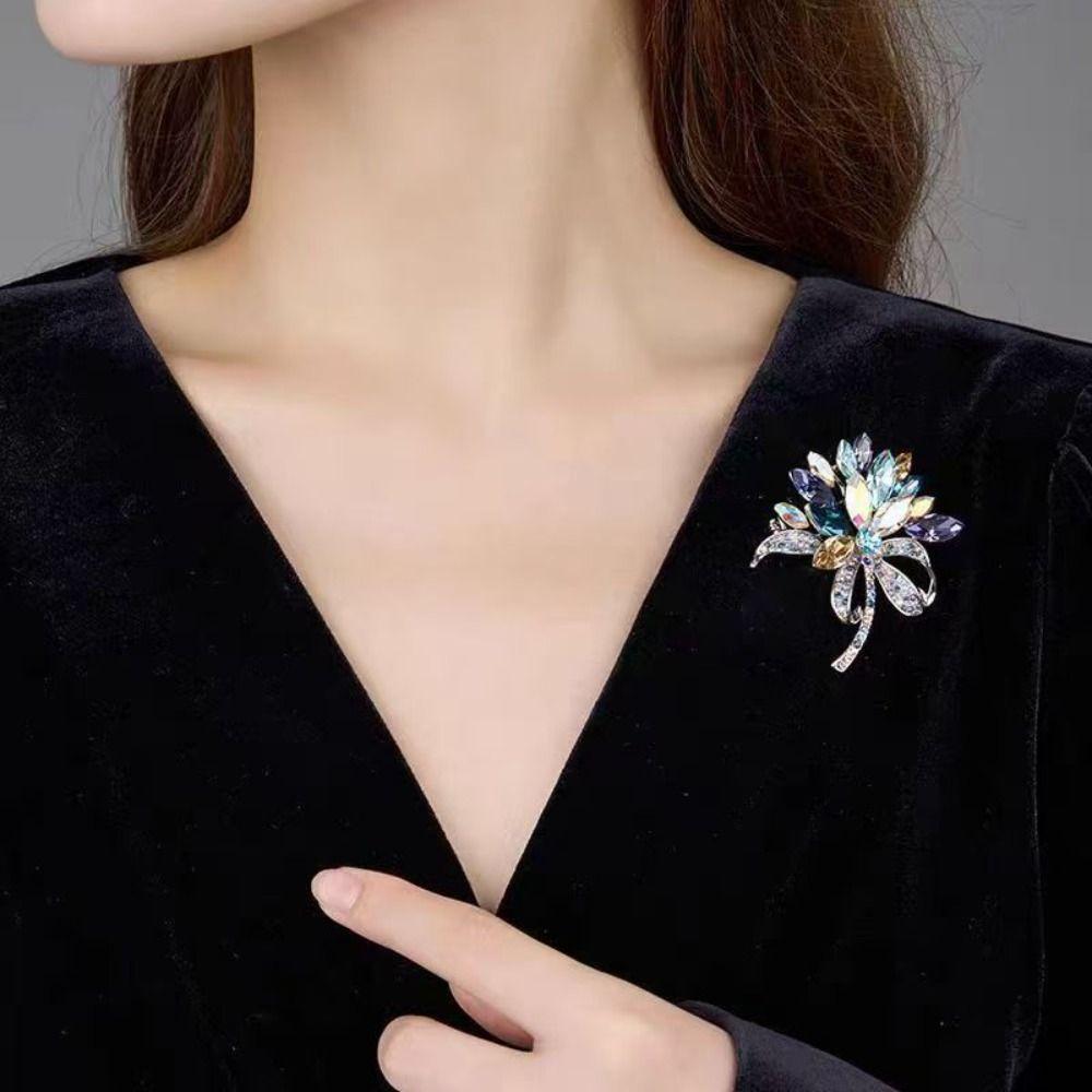 Sparkly Rhinestone Bouquet Brooches Elegant Crystal Brooch Pin Zircon Jewelry Accessory  Women