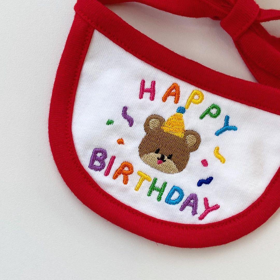

Korean cute bear birthday embroidery dog bib, pet bib saliva towel than bear teddy Pomeranian scarf spot - average size