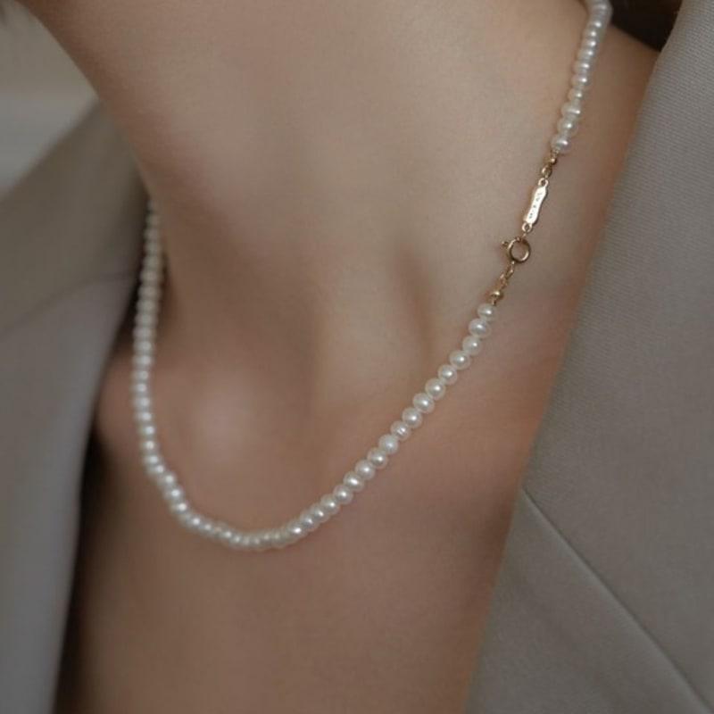 Aube De Moi Daily Pearl Necklace (4mm)