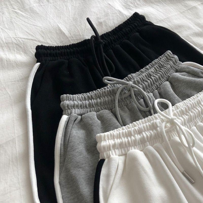 Damer Randiga Casual Shorts Koreanska Harajuku Lösa All Match Sportshorts Sommarmode Enkla Yoga Tunn Mini Shorts Dam