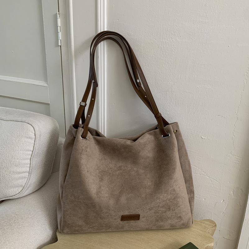 Large-capacity Retro Bag Women's Autumn and Winter Versatile 2025 New Casual Shoulder Underarm Bag Commuter Tote Bag