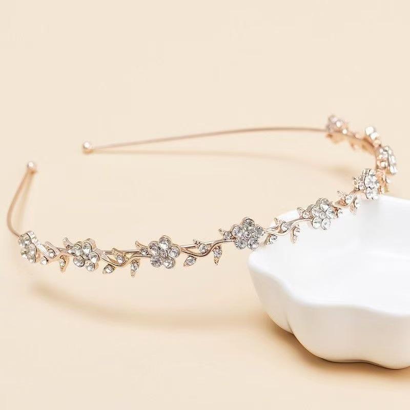 Feenhaftes französisches Strass-Blatt-Stirnband: Bequemes, vielseitiges Retro-Haaraccessoire