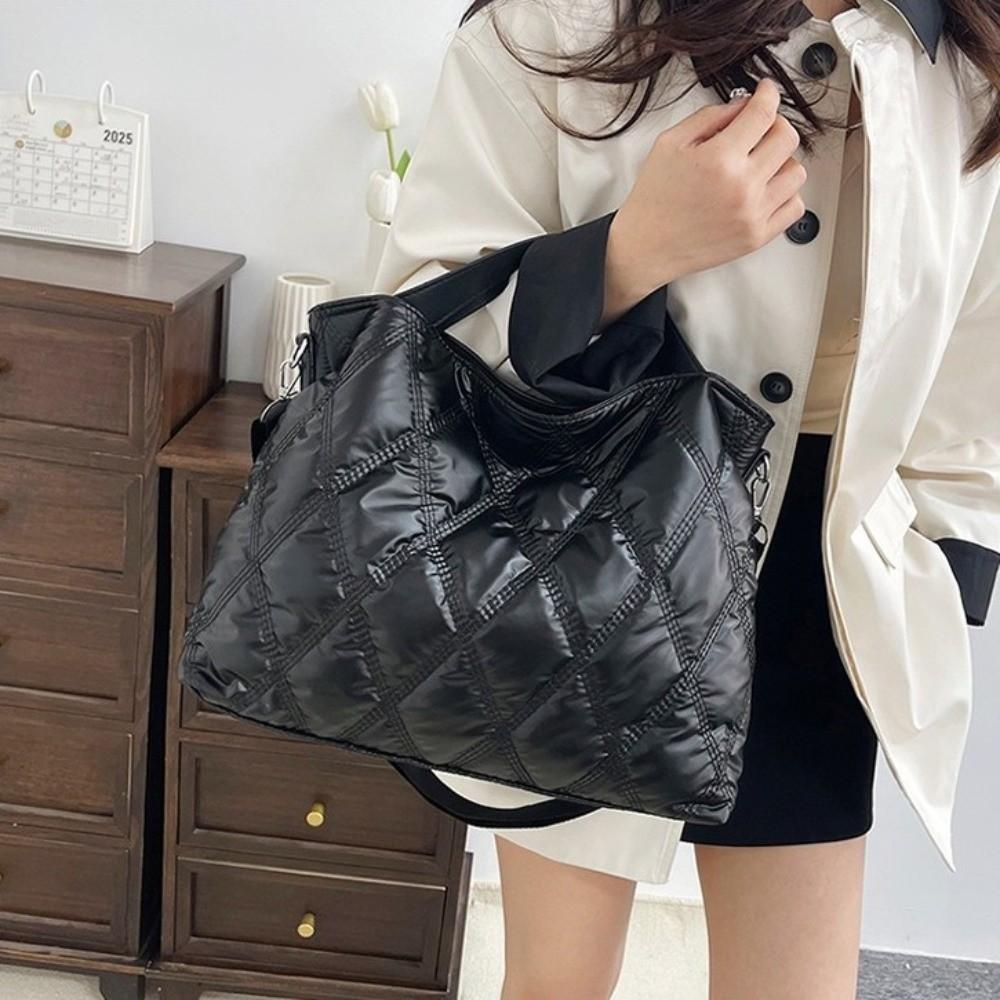 Winter Large Capacity Commuting Handbags New Women's Quilted Patterned Tote Bag Solid Color Single Shoulder Bag Underarm Bag