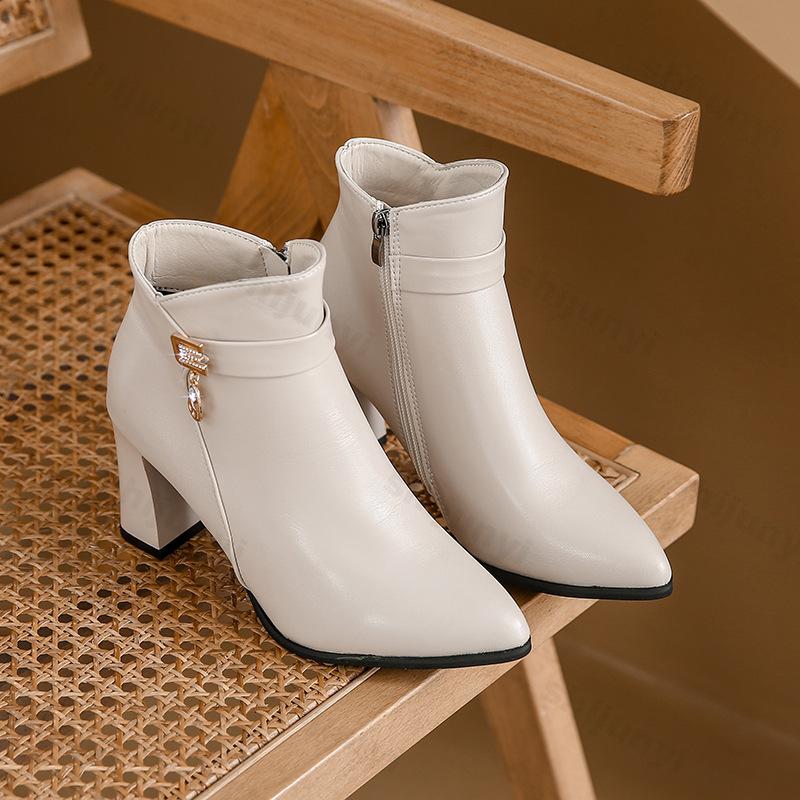Fashion Women's Fashion Retro Pointed Head Casual Short Boots 2025 Autumn Rhinestone Pendant Designed Versatile Coarse Heel Ankle Boots