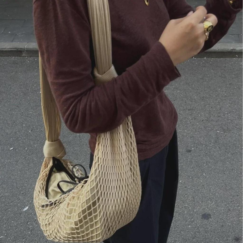 Trendy Croissant Tasche: Stil der Internet-Prominenz, vielseitiges zweifarbiges Netztaschen-Design, Schulter- und Crossbody-Tasche