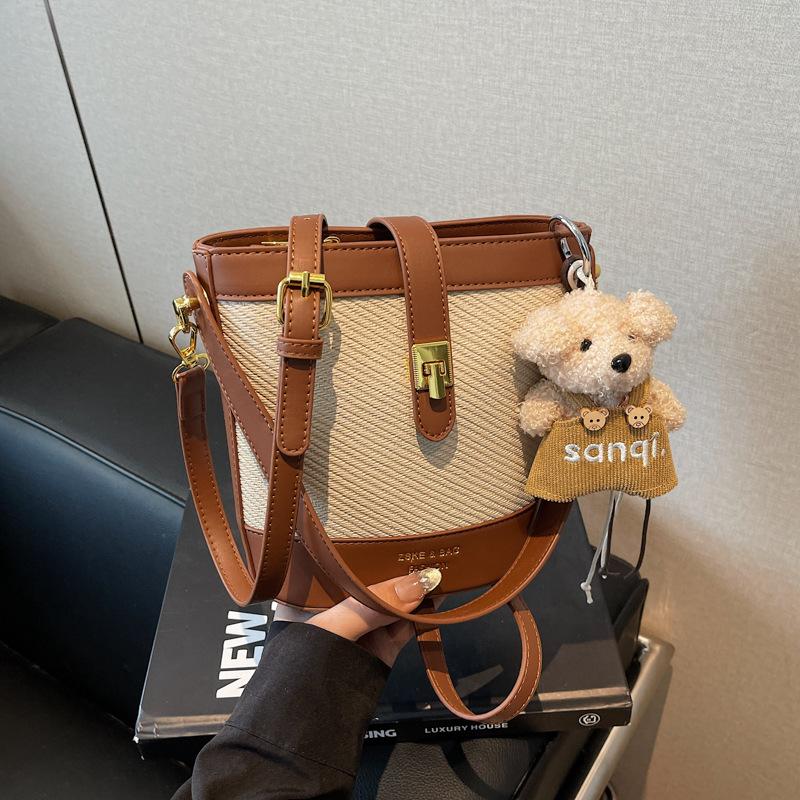 Hand carry fashion casual bucket bag women's 2025 new retro trend shoulder bag high-end women's bag