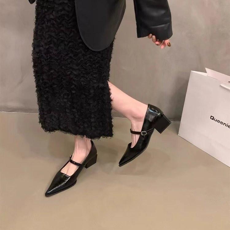 Spisse røde Mary Jane-sko dame 2025 nye vår og høst allsidige middels høyhælte plattform franske høyhælte Mary Jane-sko