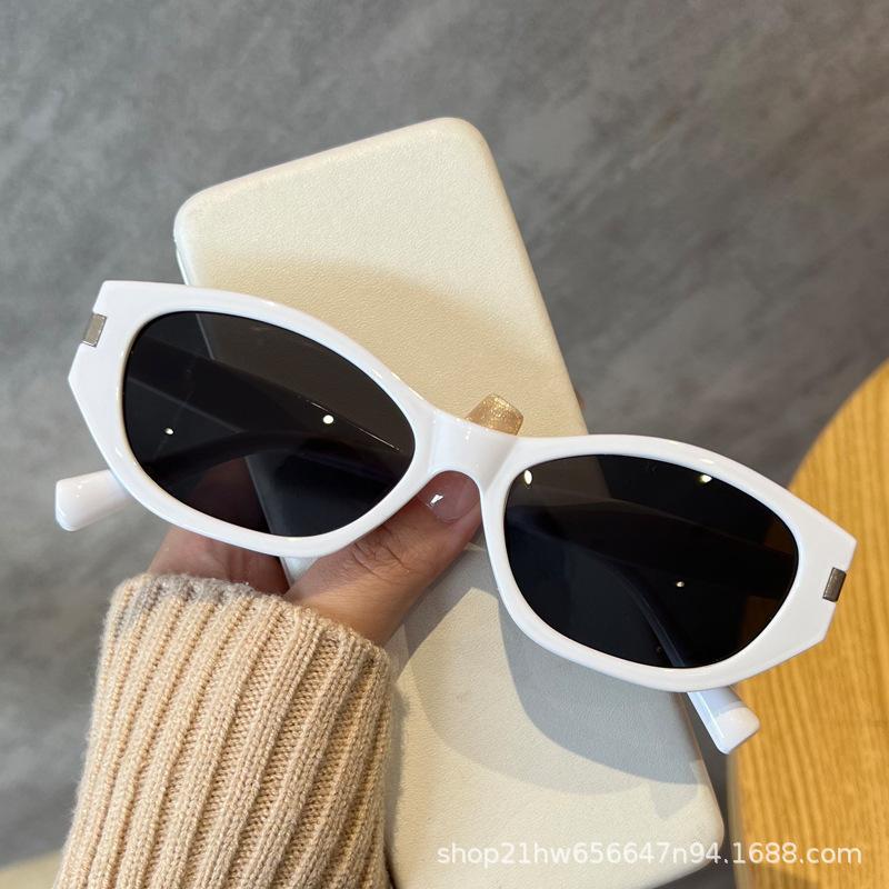 Retro High-End Polygon Sunglasses: Unisex UV Protection with Face-Slimming Design