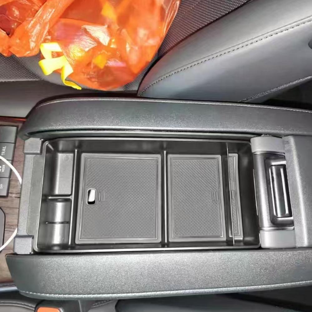 Center Console Organizer Tray Armrest Hidden Storage Box For Toyota Highlander XU70 2020~2026 Hybrid Car Accessories