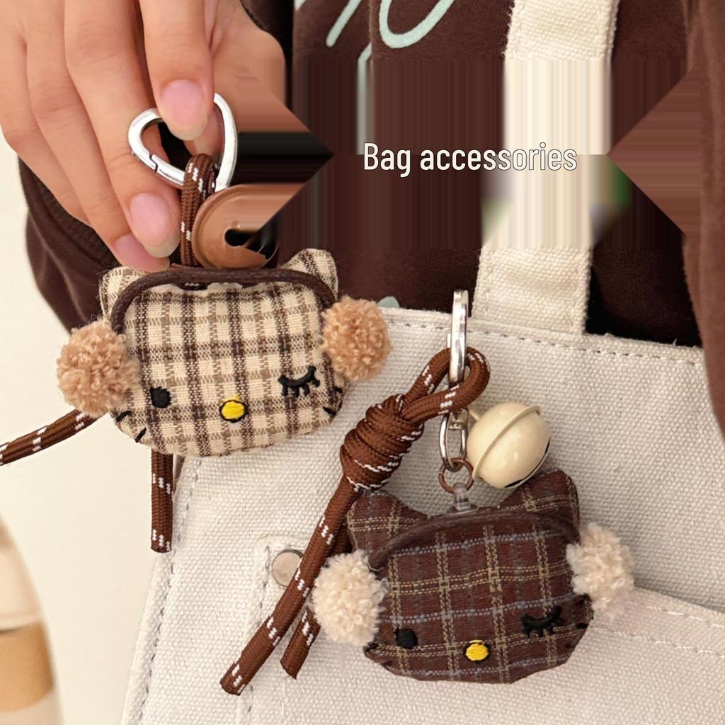 Japanese Retro Kitten Keychain: Cute Doll Pendant for Backpacks & Fashion Accessories