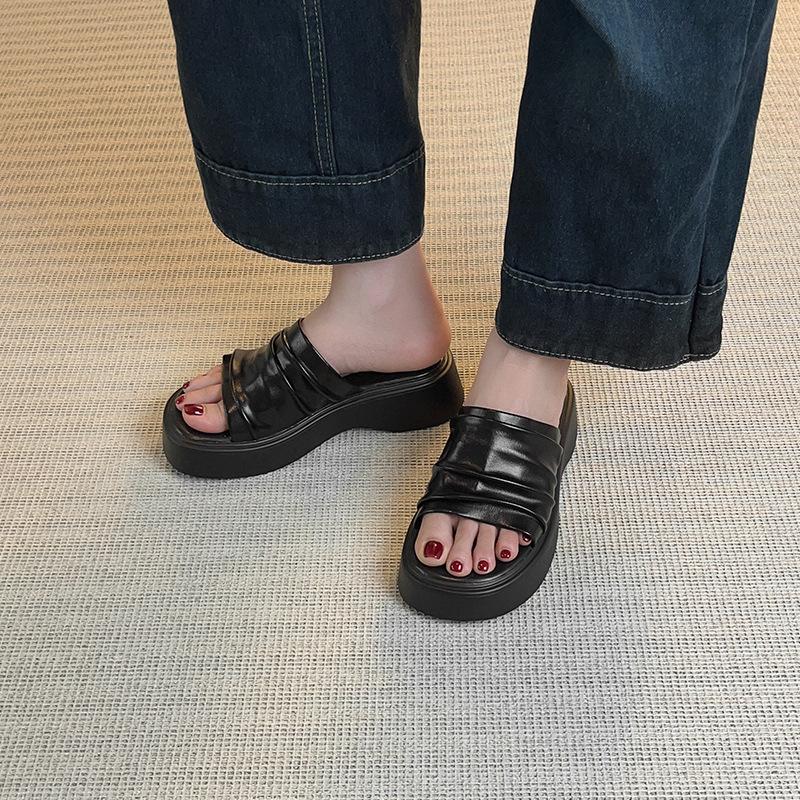 Spot Wrinkled Bangkok Drag Thick-soled One-word Slippers Women's Summer New Casual Outer Wear Flat-soled Loose Sandals