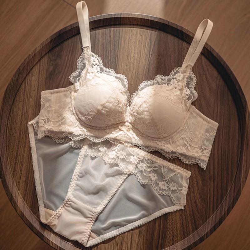 Black Lace Deep V Push Up Bra For Women