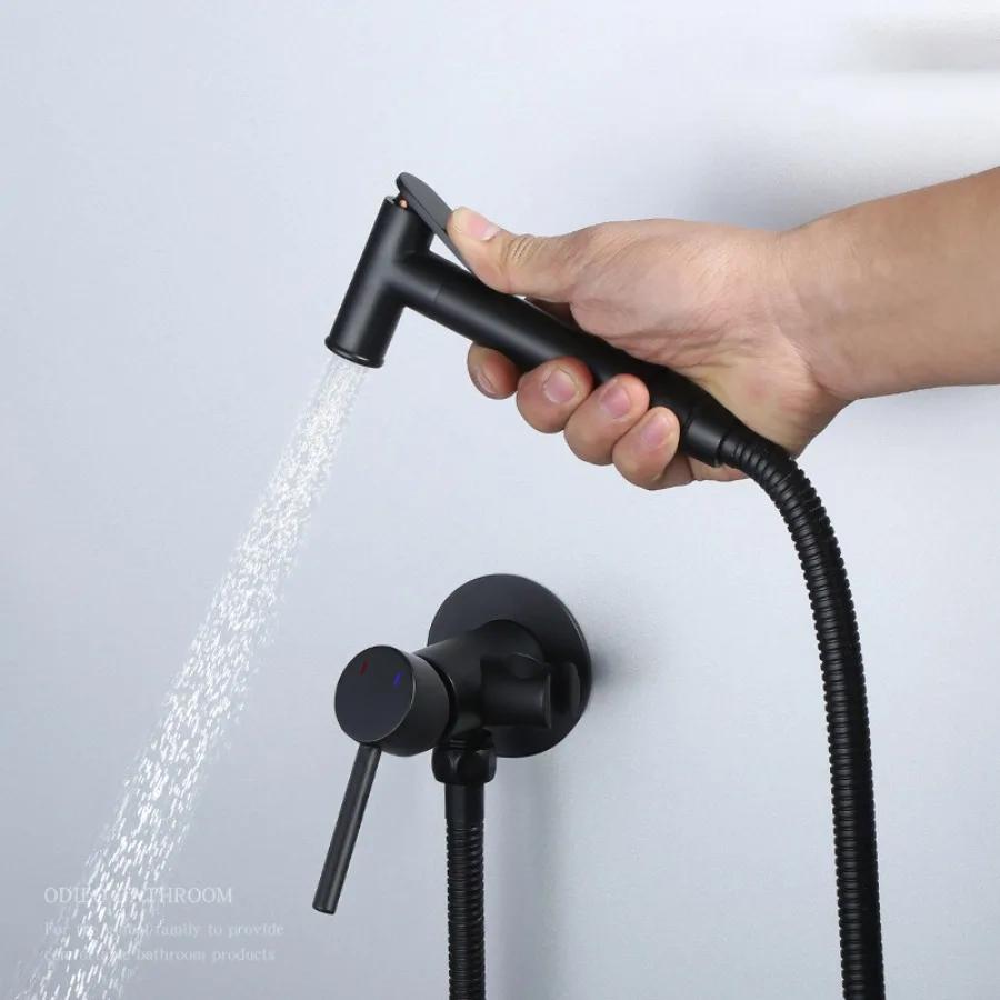 Bathroom Black Bidet Faucet Portable Toilet Bidet Sprayer Brass Toilet Bidet Faucet Hygienic Shower Hot Cold Water Toilet Faucet