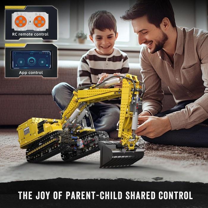 Mould King STEM Technology 1:20 Scale RC Excavator Block Set, 2169 Pieces, Remote/APP Control, Rechargeable Construction Vehicle Block Set