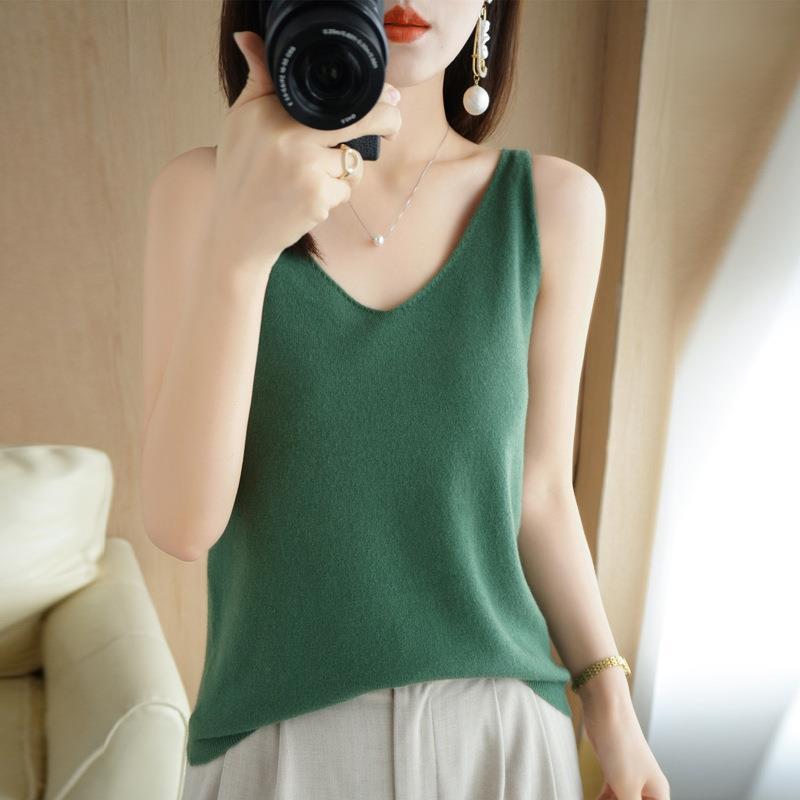 2024 Spring/Summer Women's V-Neck Knit Camisole: Slim, Sleeveless, Versatile Base Layer