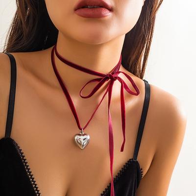 Lange Zugkette Liebes-Choker Damenkragen vielseitige Herzanhänger Flanellspitze Halskette