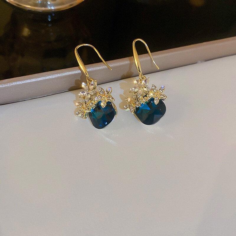 Orecchini a C lucidi di lusso di alta qualità Orecchini rotondi con zirconi verdi per donne Gioielli da regalo per festa di fidanzamento