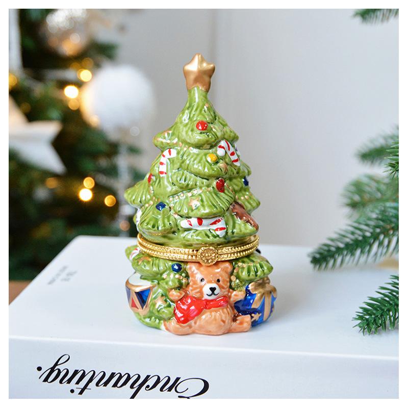

Ceramic Jewelry Box Christmas Tree Bear Scented Candle Home Decor Christmas Gift зелёный