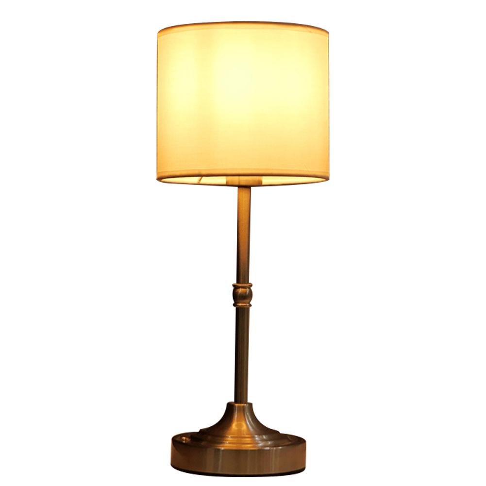 

Беспроводная настольная лампа с USB-подзарядкой, декоративный светильник для чтения, тканевый абажур, ночник, металлическая прикроватная лампа для домашнего декора серебряный