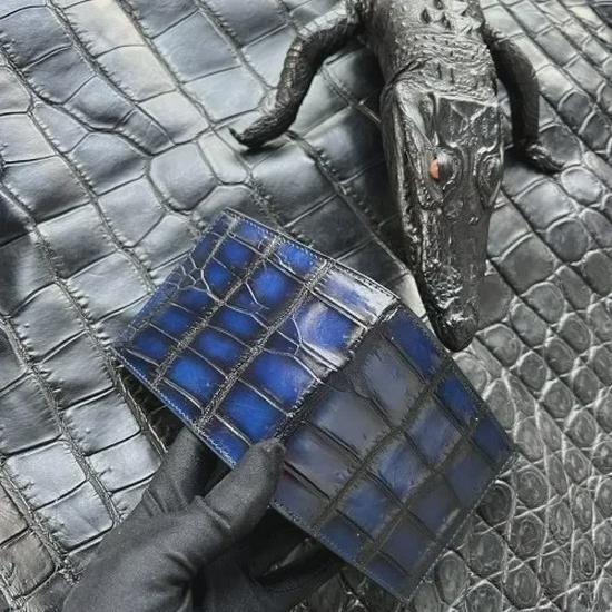 Men's Horizontal Crocodile Leather Wallet - Siamese Belly Pattern