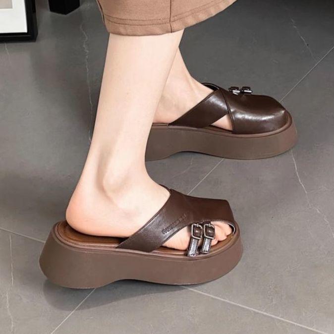 

French slippers women s summer outer wear 2025 new Korean version retro temperament casual lazy temperament thick-bottomed cool slippers 40 темно-коричневого