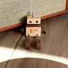 Désodorisants de Voiture Figurine Robot en Bois avec Jambes Balançantes Clips de Parfum pour Ventilation de Sortie de Voiture Décoration de Tableau de Bord de Voiture