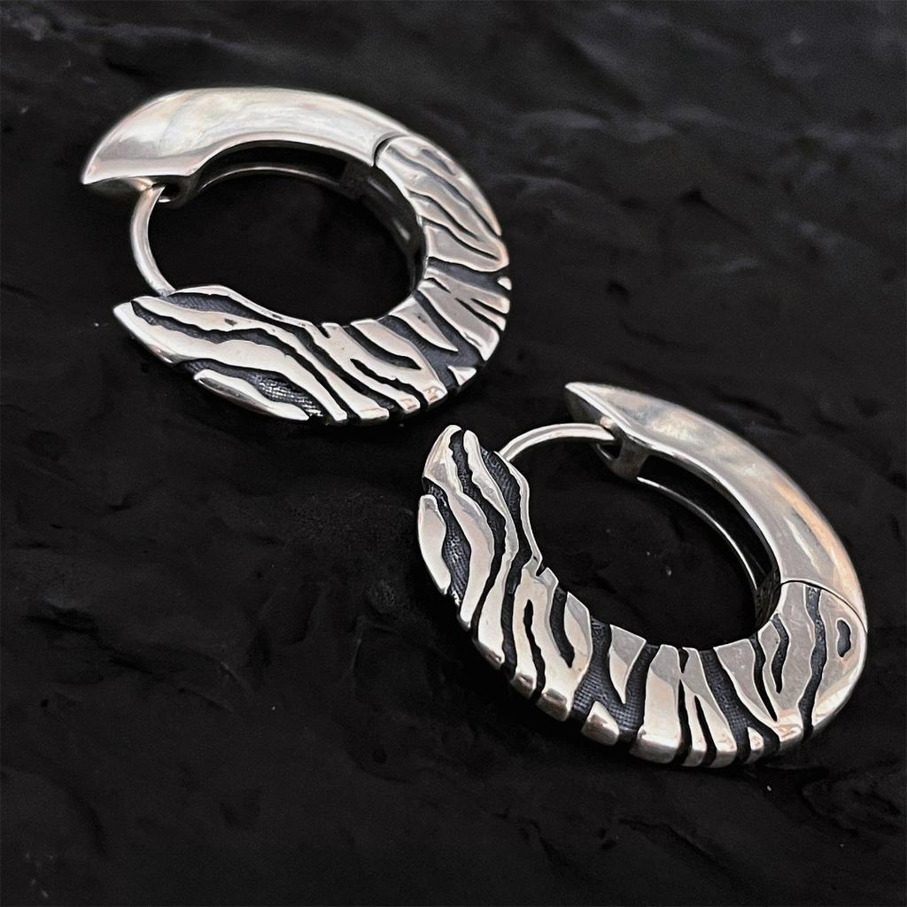 Zebra Tiger Pattern Round Ear Buckle Earrings Women's Ins Niche Design High-end Feeling New Year's Trendy Models