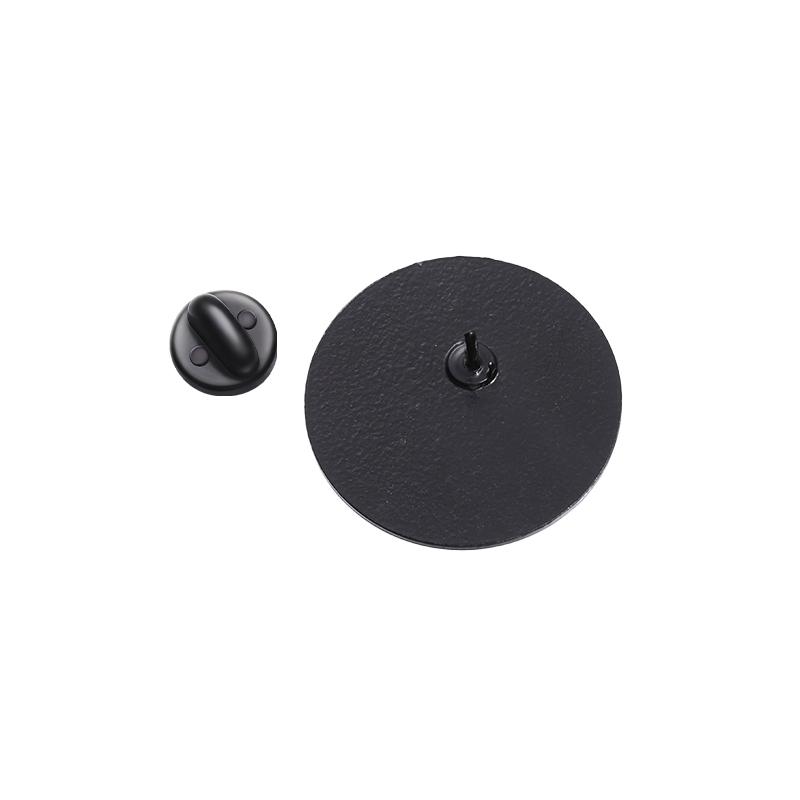 I LOVE GUNS Enamel Pins Custom Brooches Lapel Badges Punk Gothic Jewelry Gift for Friends