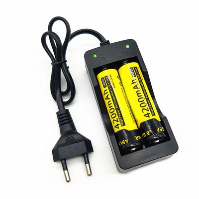 Produto eletrônico 18650 US/UE Plug Adaptador de carregador de slots duplos com indicador LED