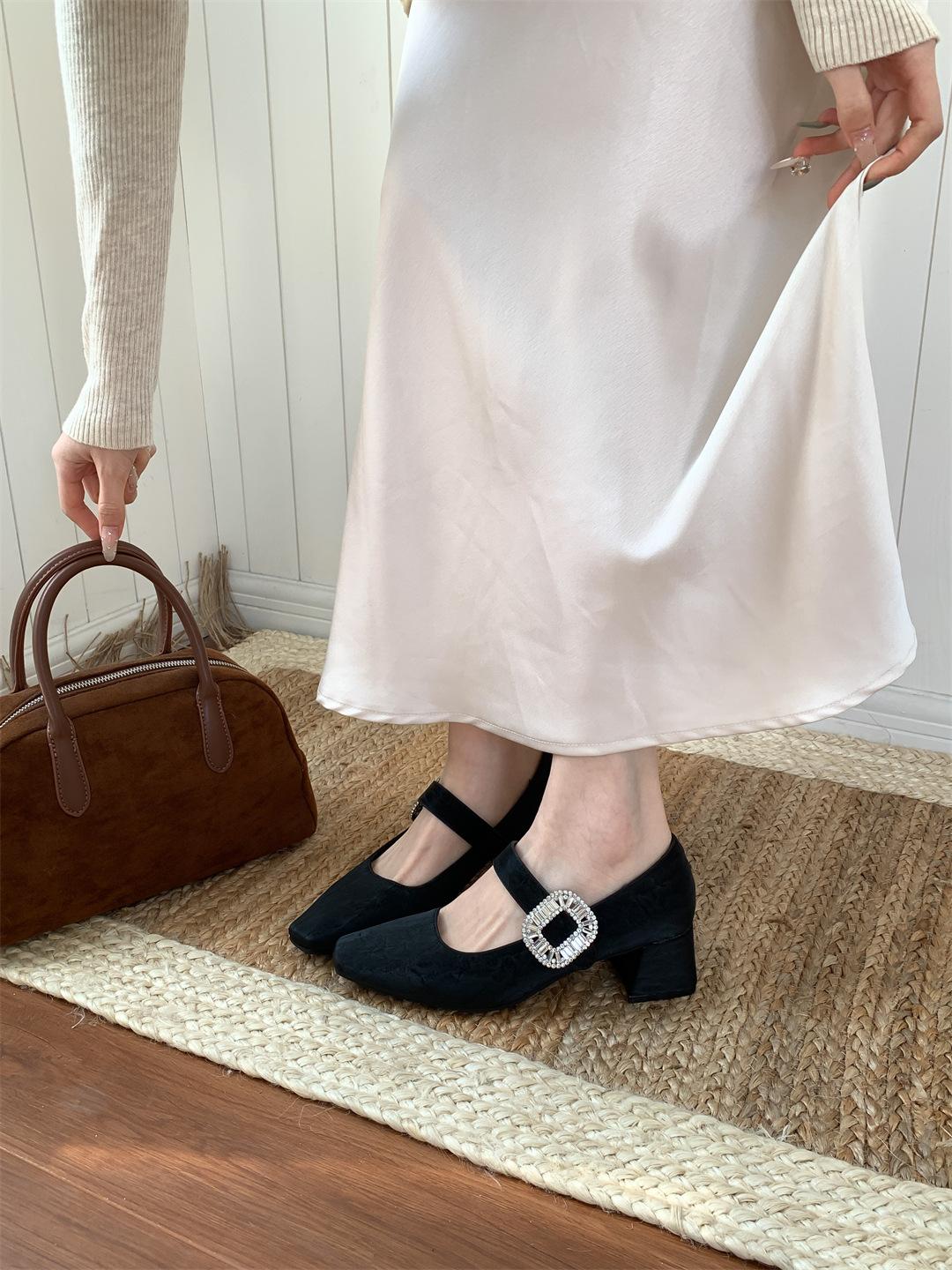 

Chinese style embroidered high heels female retro Mary Jane square head single shoes female versatile fairy style high-end shoes female 35