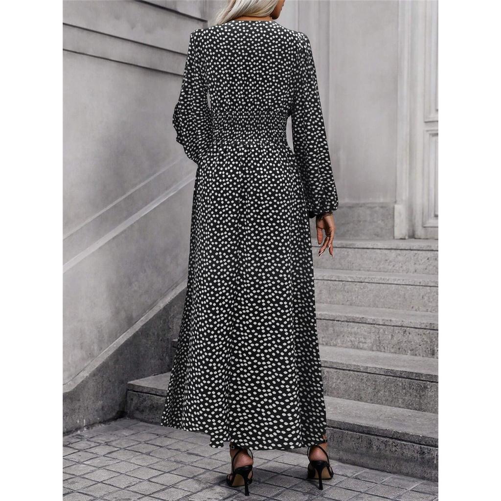 Ayollar uchun bir xil rangli fonarli yengli V-kesimli yuqori yirtigli elegant ko'ylak