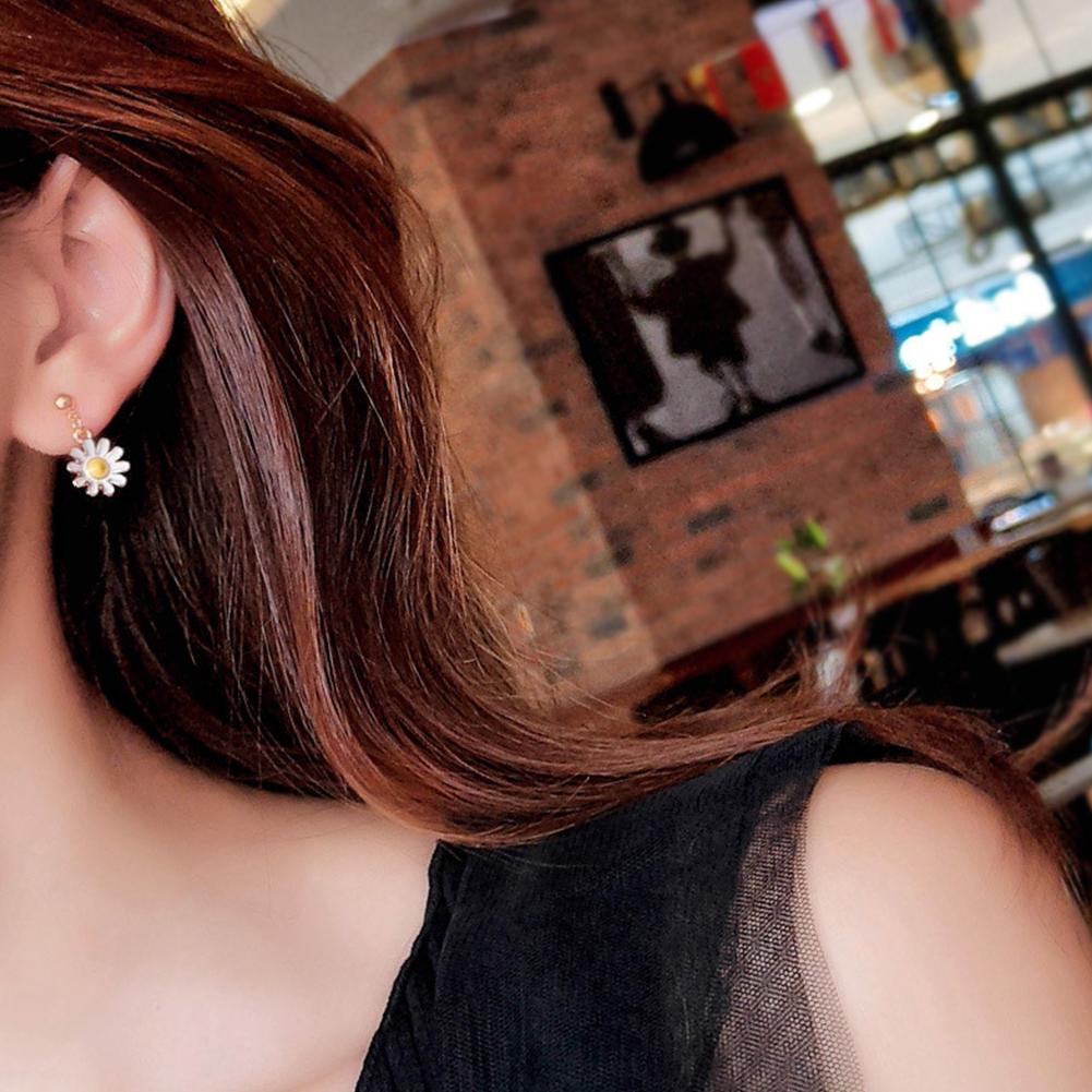 Women Bright Daisy All Matching Flower Earrings Delicate Fashion Earrings