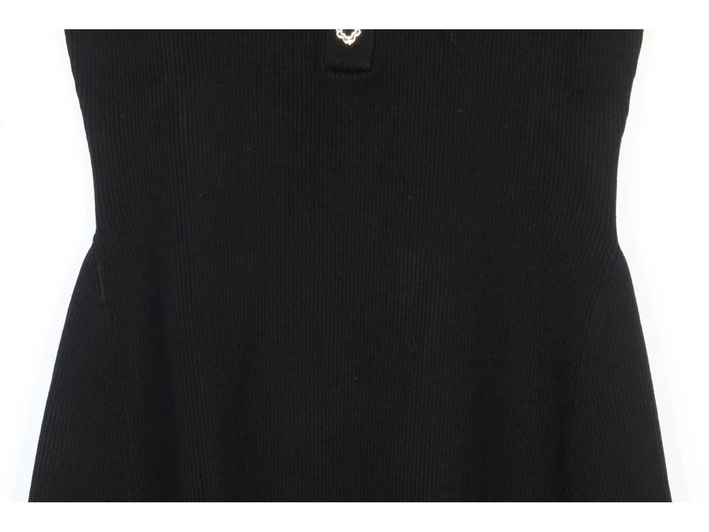 2025 Spring French Style Black Slimming Knit Dress with Short Sleeves