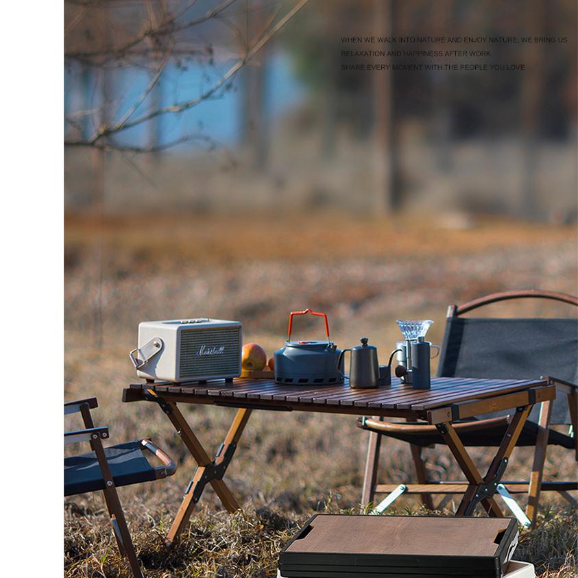 Große weiße Box. Tragbare faltbare Aufbewahrungsbox. Outdoor-Camping-Picknickkorb. Aufbewahrung von Spielzeug und Snacks im Kofferraum