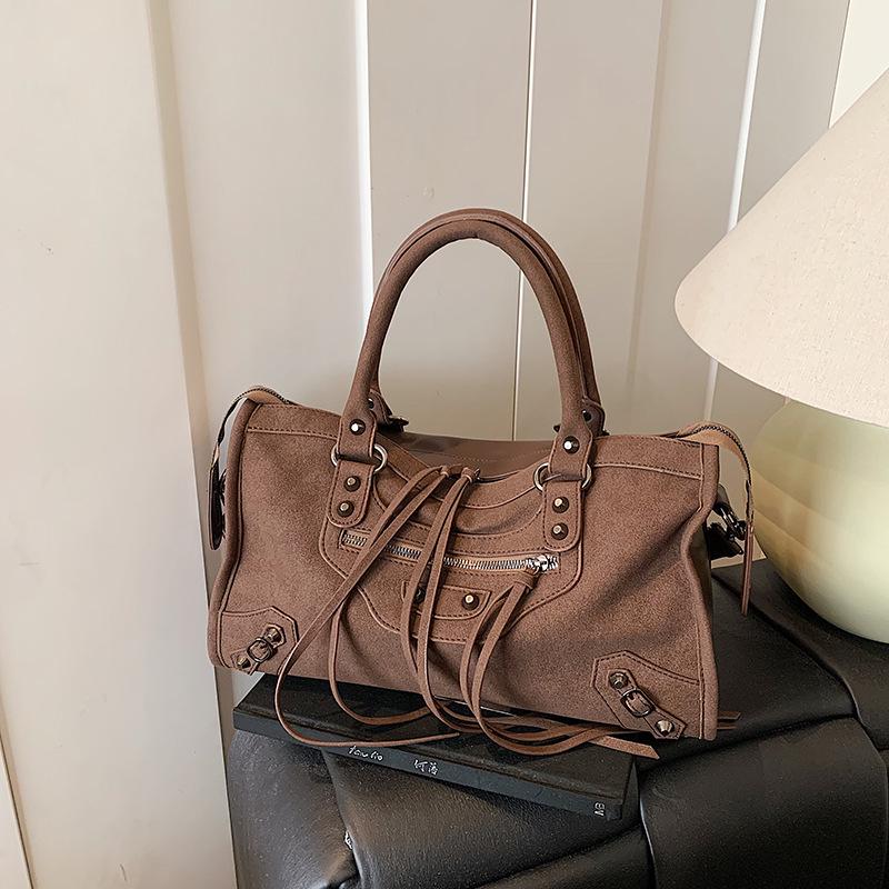 Trendsetting Matte Suede Rivet Motorcycle-Style Retro Crossbody Bag 2025: Large Capacity Handbag