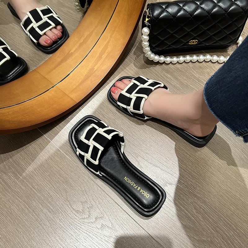 Fashion Summer Slipper Women Shoes Ladies High Quality Slides Sandals Womens Shoes New Fashion Design Beach Flat Shoes Female Slippers