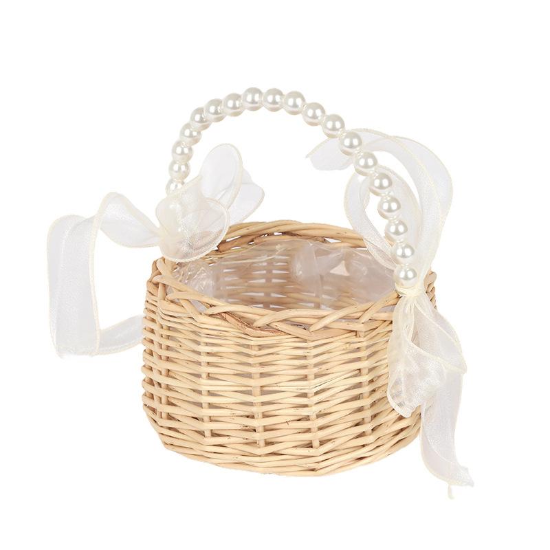 Handmade Storage Rack Woven Flower Baskets Rattan Storage Basket Flower Girl with Pearl Hand Basket for Home Wedding Decoration