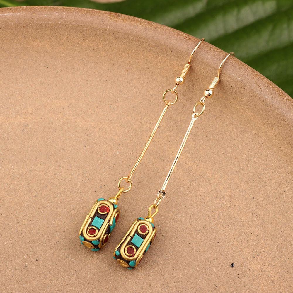 Vintage Nepal inkrustowane kolczyki w stylu egzotycznym z prostym, ręcznie robionym wzorem Etniczne kolczyki w stylu tybetańskim Biżuteria Prezent