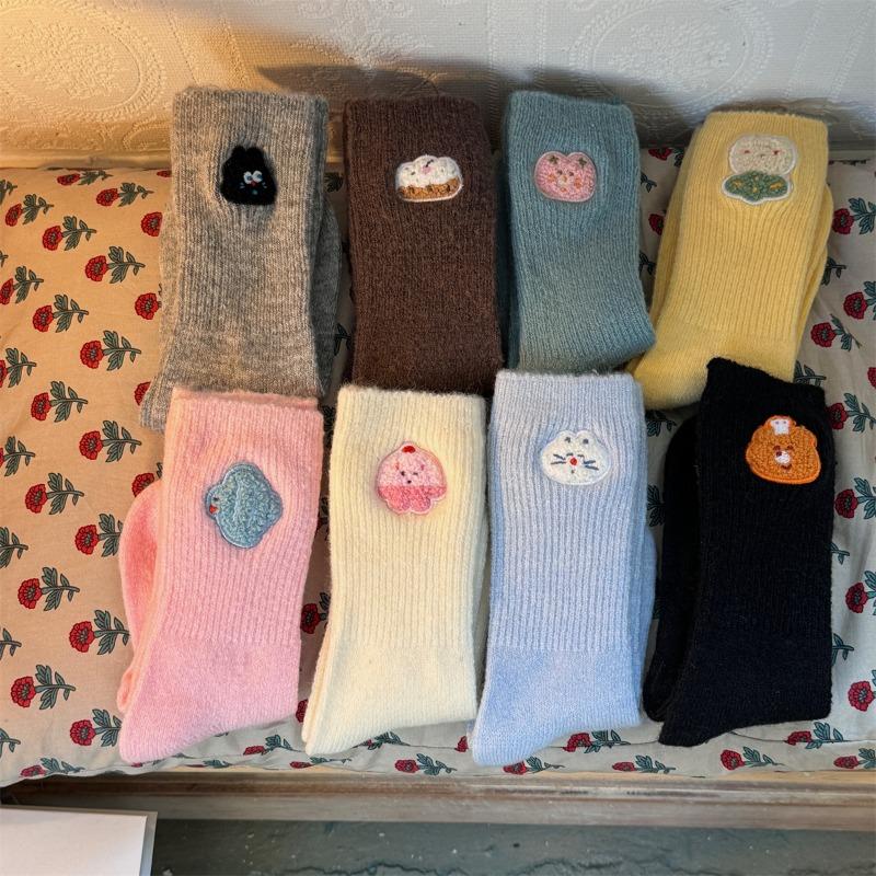 Thickened Wool Socks for Winter Warmth, Cute Cartoon Embroidered Mid-calf Socks, School-style Women's Socks, Dui Dui Socks