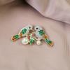 Luxury Magpie Brooch with Diamond and Pearl Inlay - Chic, Versatile Fashion Accessory.