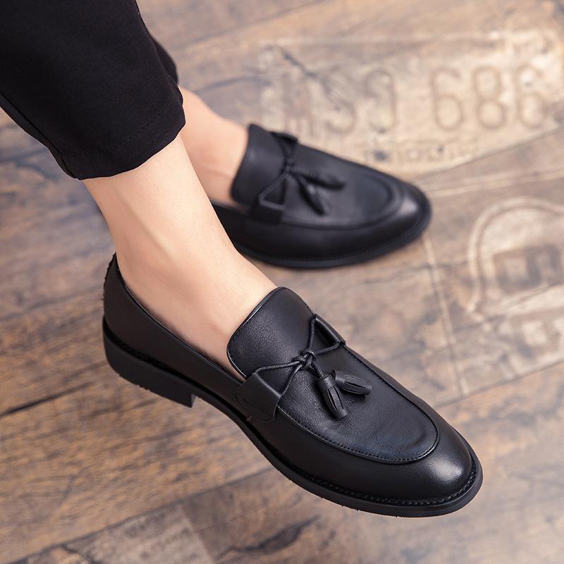 

2025 new leather shoes men s Korean version trendy men s casual shoes foot cover hair stylist nightclub leather shoes 38 чёрный