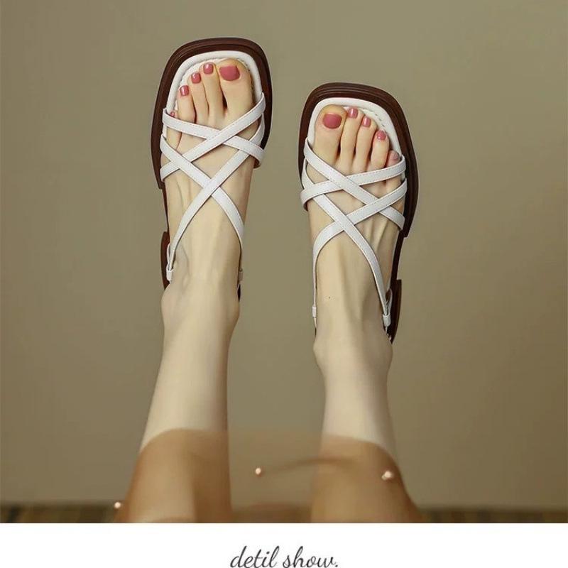 

Показывающие ноги белыми~ скрывающие уродство~ коричневые ретро плетеные римские сандалии 2025 лето мягкая подошва плоская подошва большой размер женская обувь 41 40