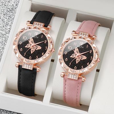 Juego de 2 relojes de mujer con esfera de mariposa, correa de cuero en color negro y rosa, y movimiento de cuarzo.