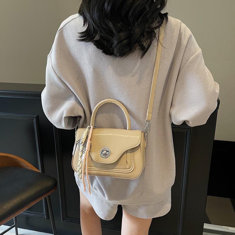 Fashion Portable Small Square Bag Women's New Versatile Shoulder Messenger Bag