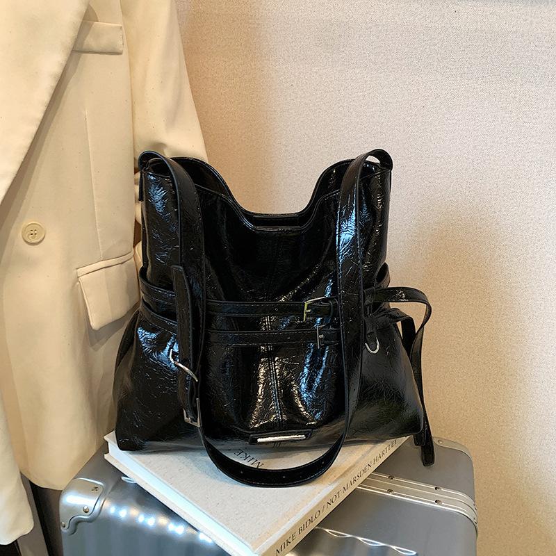 Premium bag women's 2025 new trendy autumn and winter retro shoulder bag large capacity commuter tote bag messenger bag