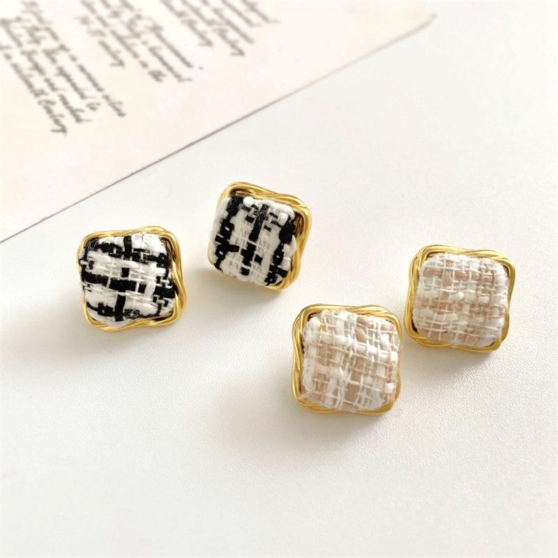 Square square plaid earrings, fabric, metal frame, checkerboard earrings, small fragrant temperament stud earrings.