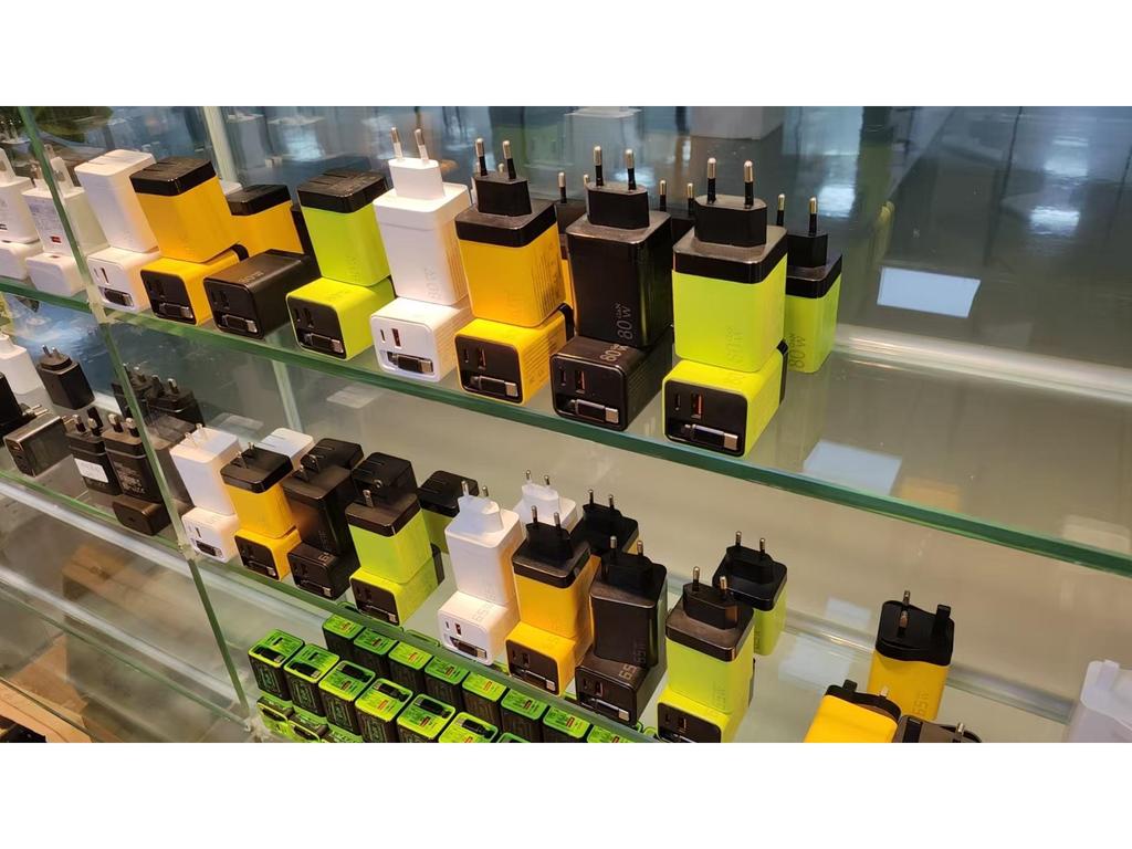 80W GaN Charger for Apple: Fast Charging Multi-Port Head with Built-in Cable